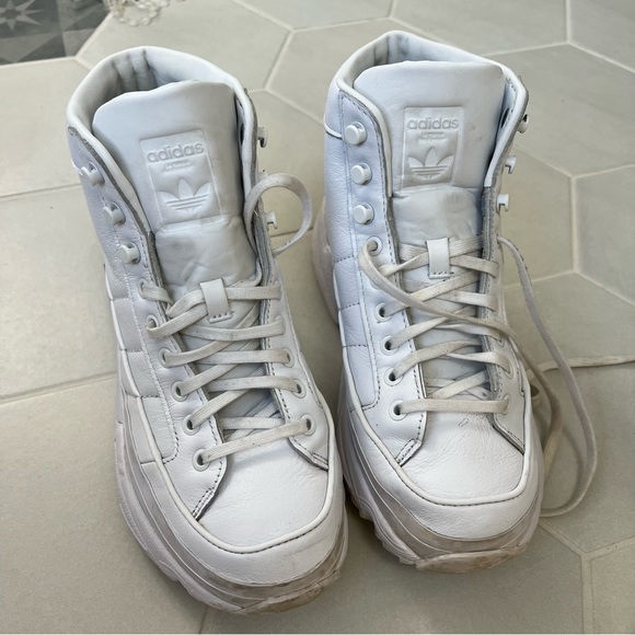 Adidas sneaker boots - size 8 - Picture 2 of 5